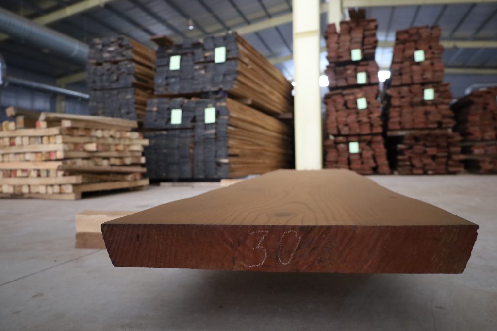Xưởng sản xuất gỗ biến tính của D&A